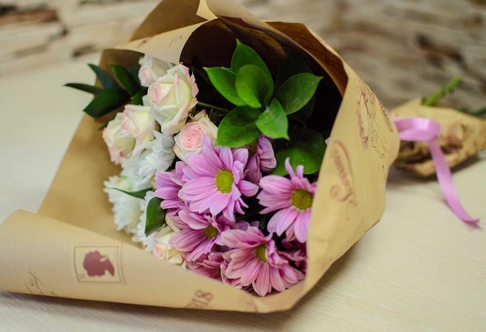 Букет цветов из: Розы и Хризантемы в Ухте