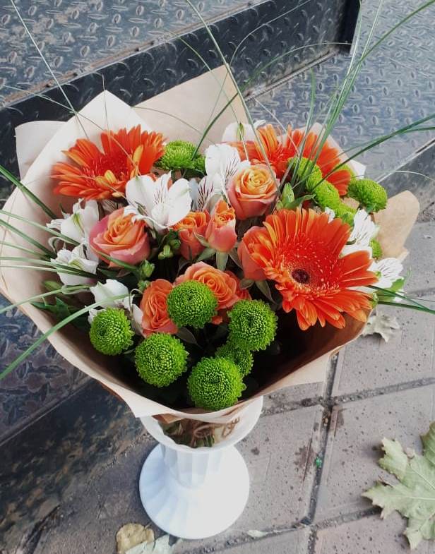 Букет цветов из: Герберы, Хризантемы, Альстромерии и Розы в Ухте