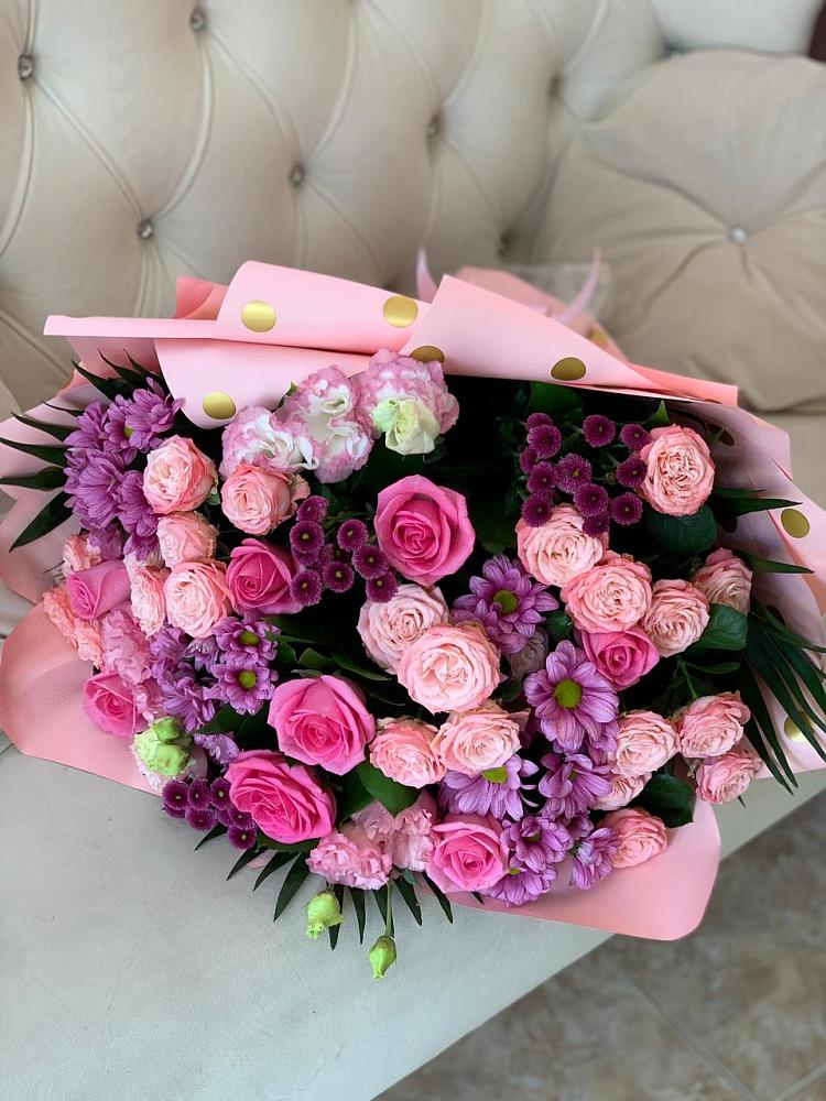 Букет цветов из: Хризантемы, Розы и Лизиантусы в Ухте