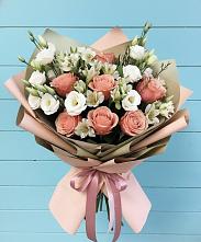 Букет цветов из:  Розы, Альстромерии и Лизиантусы в Ухте