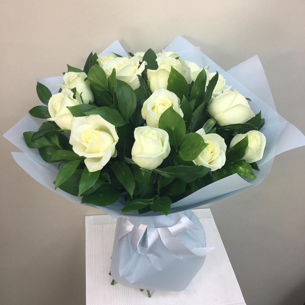 Букет 15 Белых роз Проуд в Ухте