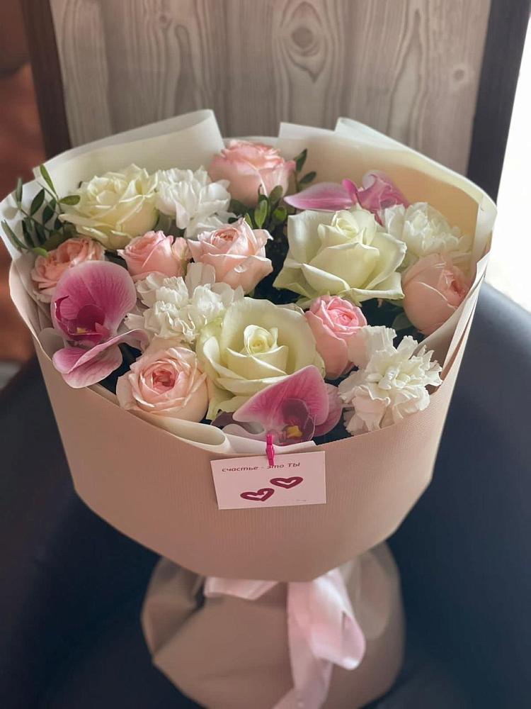 Букет цветов из: Орхидеи, Розы и Гвоздики в Ухте