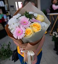 Букет цветов из:  Герберы, Розы и Хризантемы в Ухте