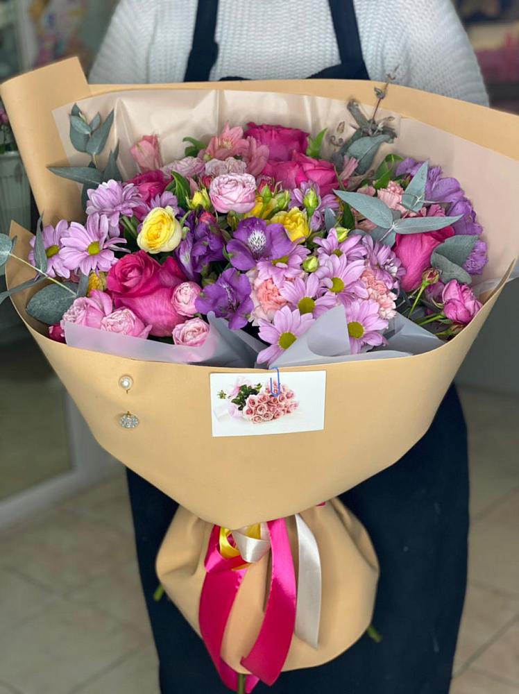 Букет цветов из: Хризантемы, Гвоздики и Альстромерии в Ухте