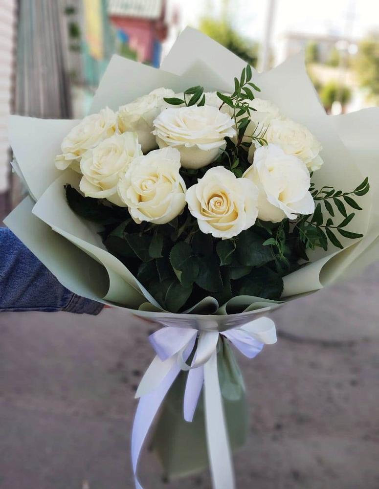 Букет Белые розы Проуд в Ухте