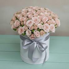 Цветочная композиция из Розы в шляпной коробке в Ухте