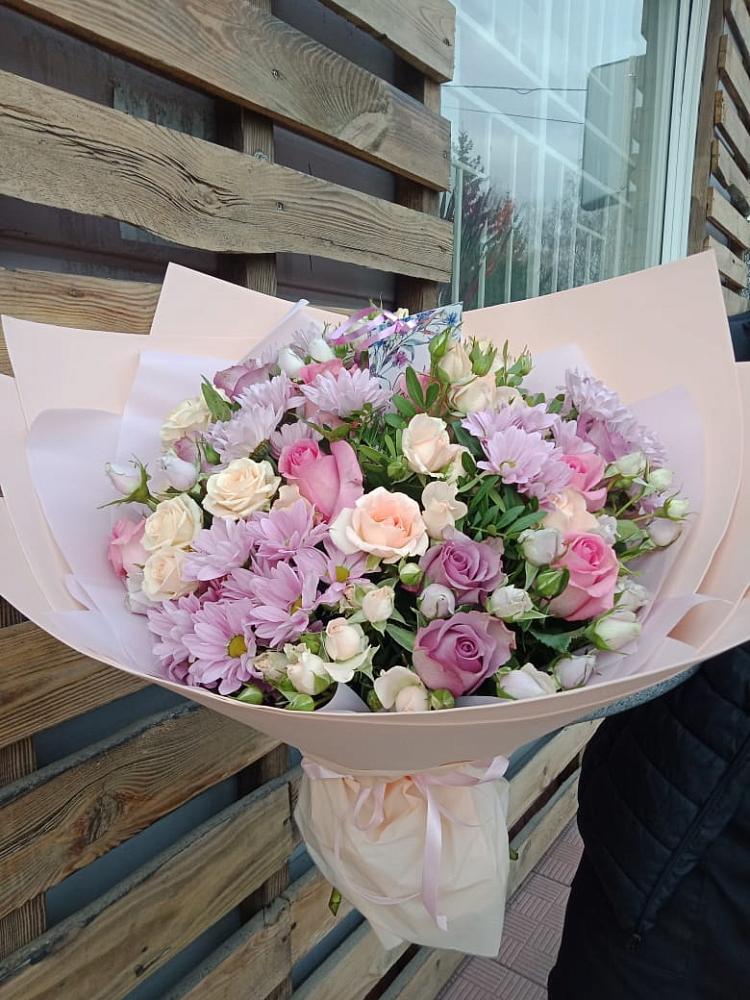 Букет цветов из: Розы и Хризантемы в Ухте