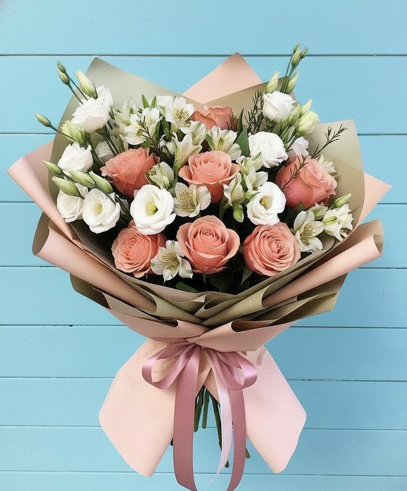 Букет цветов из: Розы, Альстромерии и Лизиантусы в Ухте