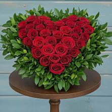 Цветочная композиция из Розы в виде сердца в Ухте