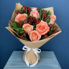 Букет цветов из:  Розы и Альстромерии в Ухте
