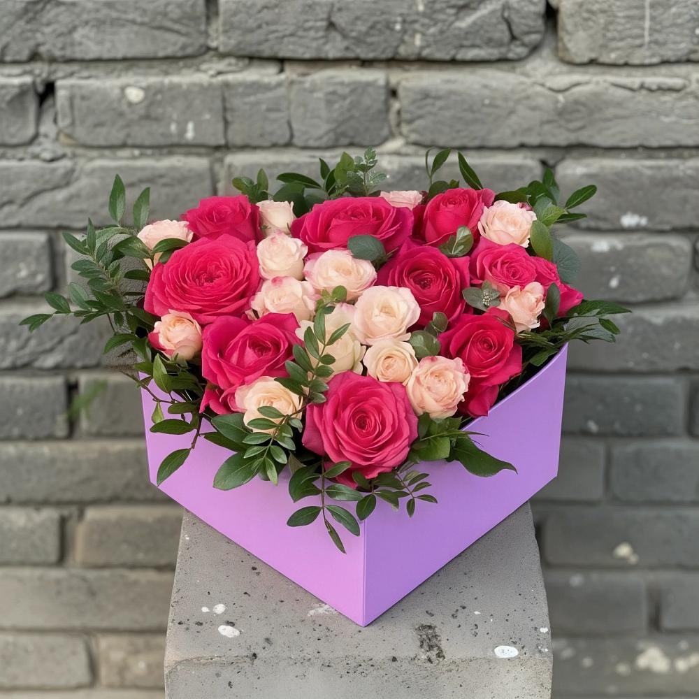 Цветочная композиция из Розы в коробке в Ухте