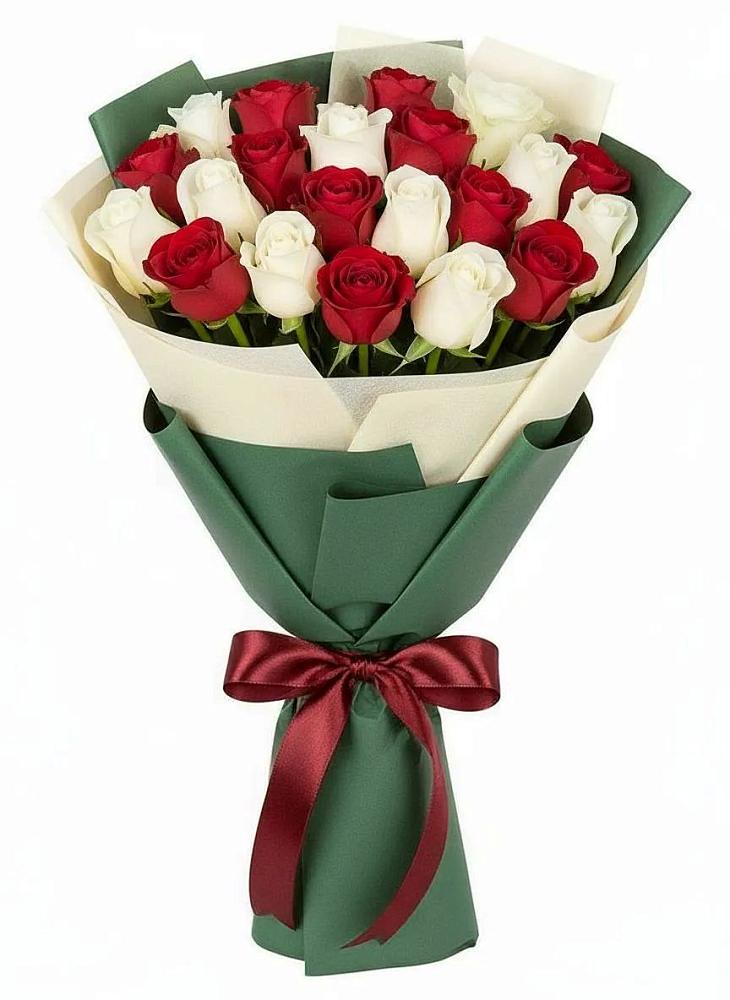 Букет Микс из красных и белых роз в Ухте