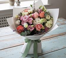 Букет цветов из:  Розы, Лизиантусы и Гвоздики в Ухте