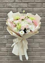 Букет цветов из:  Гвоздики, Розы, Лизиантусы и Хризантемы в Ухте
