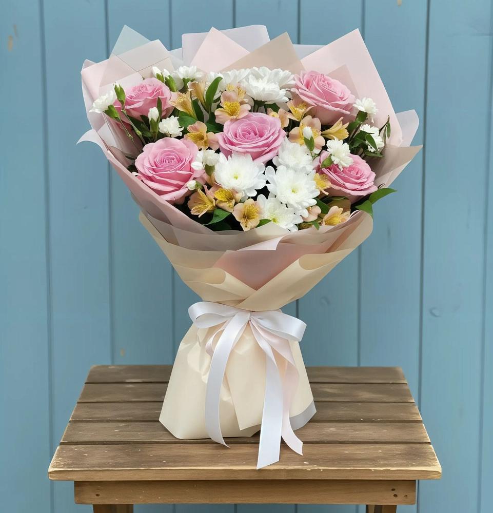 Букет цветов из: Гвоздики, Орхидеи и Розы в Ухте