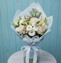 Букет цветов из:  Розы и Лизиантусы в Ухте