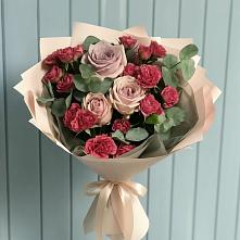 Букет цветов из:  Гвоздики и Розы в Ухте