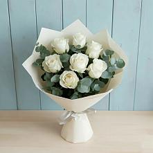 Букет Белые розы в Эвкалипте в Ухте