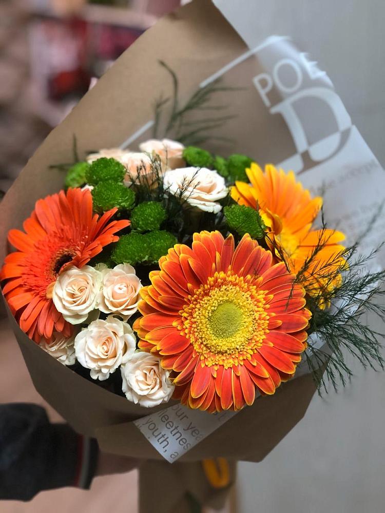 Букет цветов из: Герберы, Хризантемы и Розы в Ухте