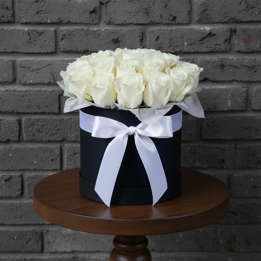 Цветочная композиция из Розы в шляпной коробке в Ухте