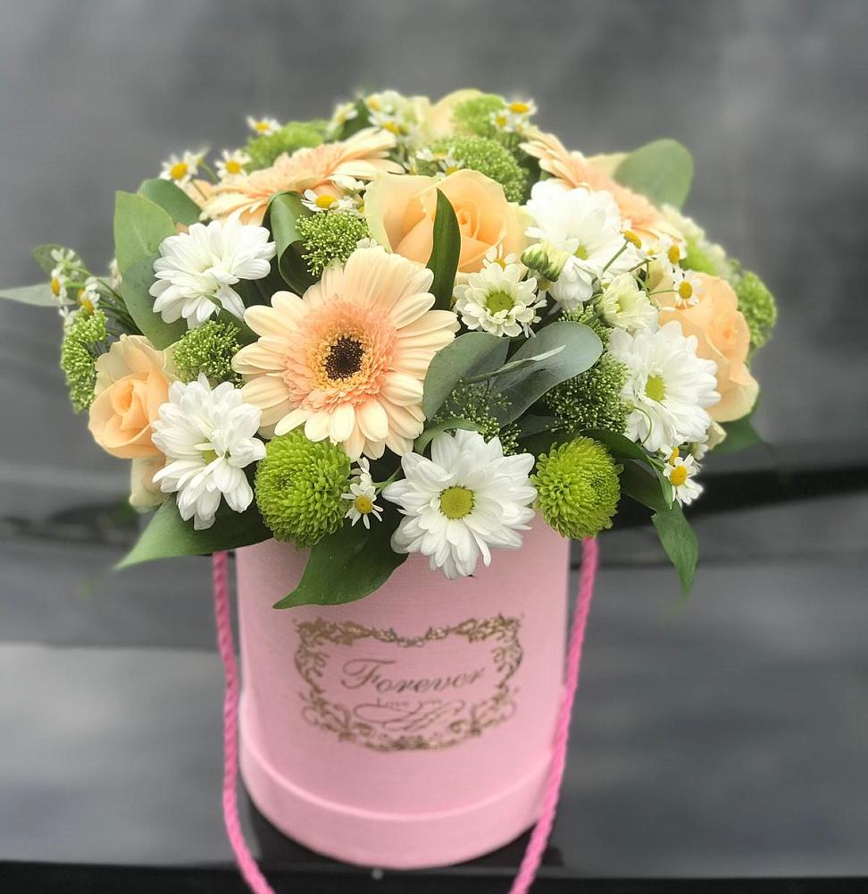 Цветочная композиция из Розы, Герберы и Хризантемы в шляпной коробке в Ухте