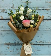 Букет цветов из:  Розы и Лизиантусы в Ухте