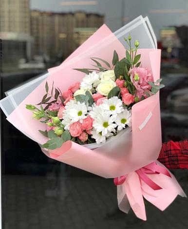 Букет цветов из: Розы, Лизиантусы и Хризантемы в Ухте