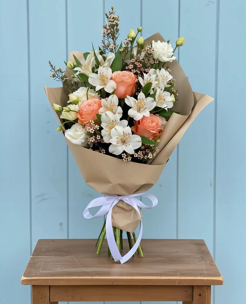 Букет цветов из: Альстромерии, Лизиантусы, Розы и Хризантемы в Ухте