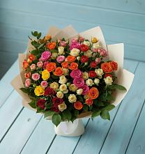 Букет Микс из разноцветных кустовых роз в Ухте