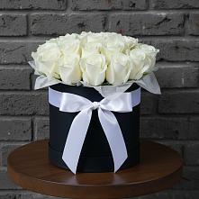 Цветочная композиция из Розы в шляпной коробке в Ухте